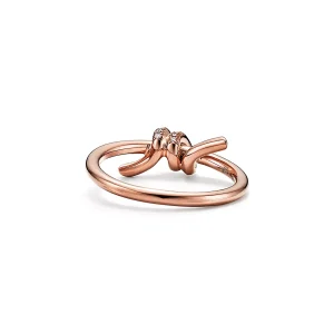 tiffany-knot-69526438_1029094_AV_2